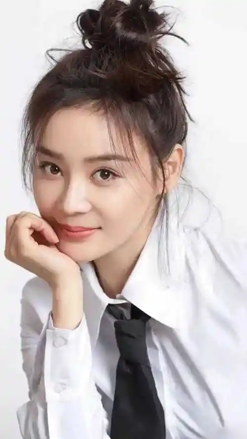 《笑傲江湖》《王的女人》no·4 含蓄文艺的黄灿灿1995年出生于湖北