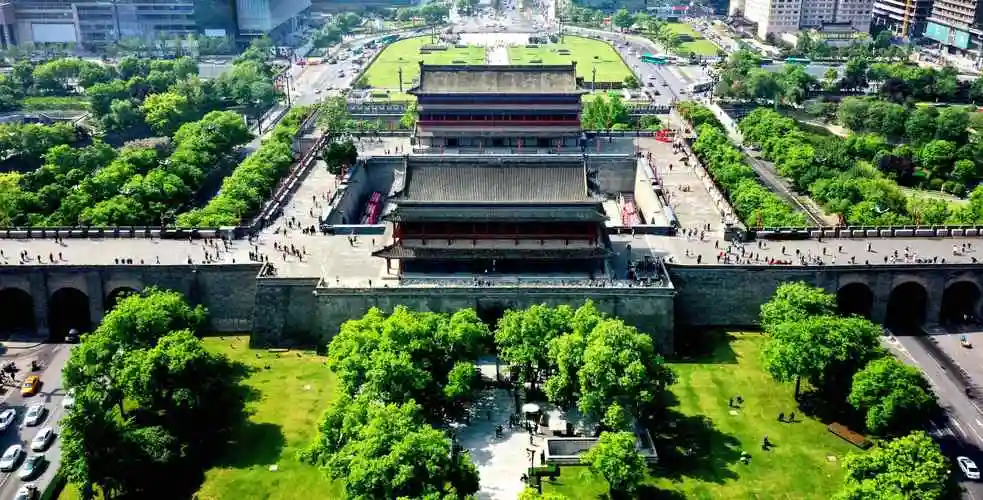 (社会)春满西安明城墙