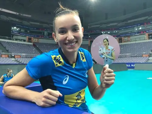 横扫中国女排,巴西队表现完美因一人复苏,她让坦达拉更释放