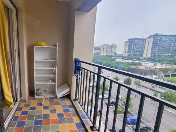 重庆南岸刘家坪融创江南融府(高层)茶园 近附二院 门口公交车站  精