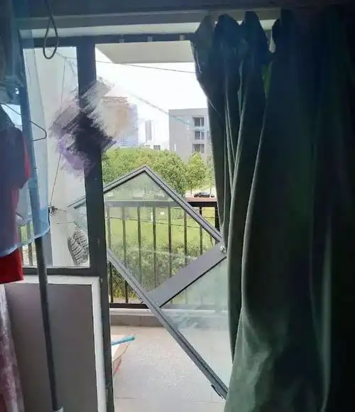 2019最惨宿舍大赛真的不忍直视