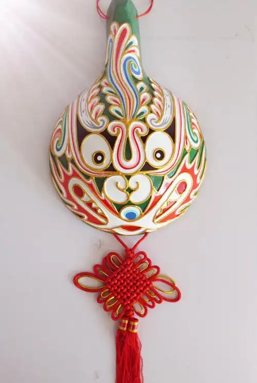 国家级非物质文化遗产陕西社火脸谱绘制技艺省级代表性传承人,中国