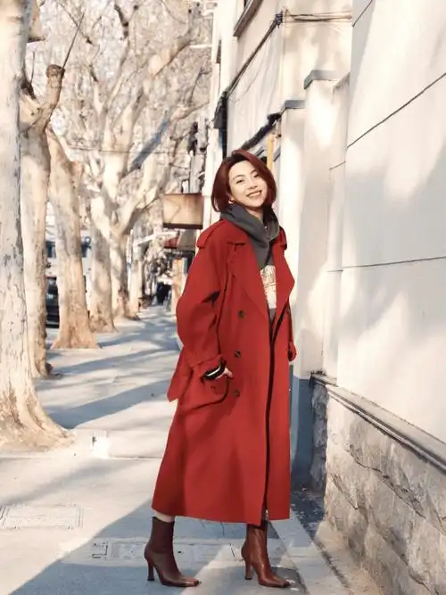 收起你的黑白灰,今年过年就穿"红大衣",学她们穿,高级气质_红色_风格