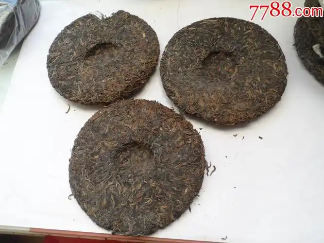 老茶普洱茶的功效与作用去火(老茶普洱茶对身体健康有益处吗?