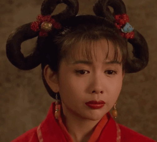 本来在原著中,与男主张无忌有情感纠葛的就有赵敏,周芷若,小昭,殷离这