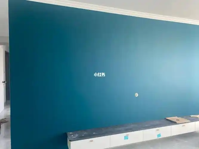 立邦乳胶漆上墙啦