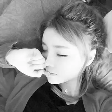 黑白非主流图片女生头像 女生头像图片大全 -【爱个性】