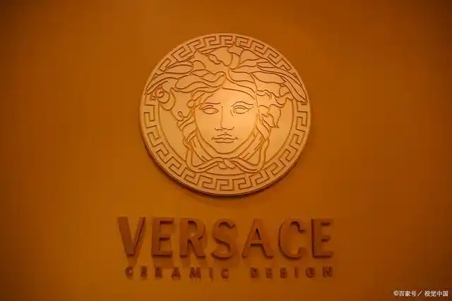 范思哲(versace),1978年诞生于意大利,由意大利设计师gianni versace