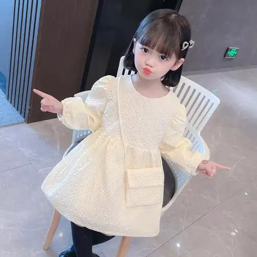 女童秋款纯色长袖连衣裙韩版女宝宝2岁新款3可爱4压皱5圆领公主裙