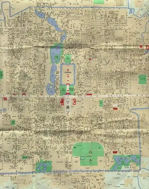 应该是八十年代北京的地图,标记了详细的胡同信息