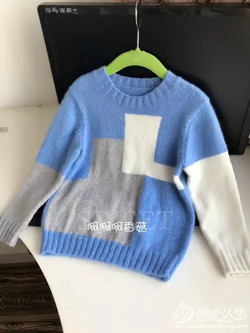 编织教程 可织亲子款的男童棒针拼色几何图案羊毛衫 用线:灰白是惜的