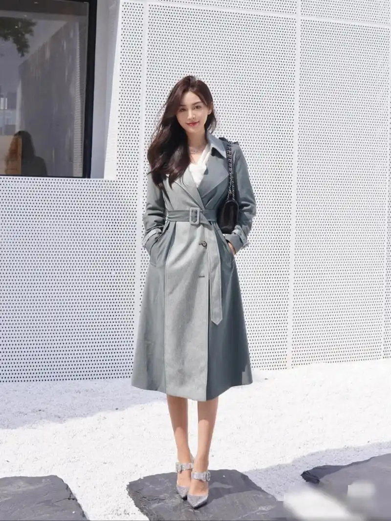 大长腿风衣美女