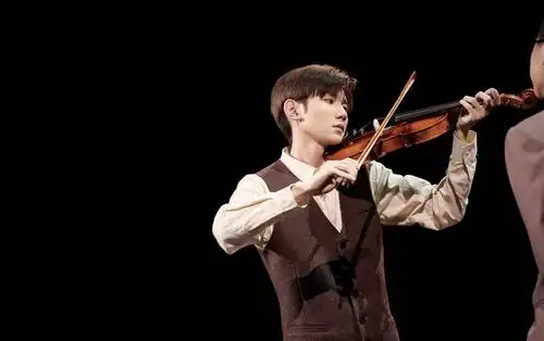 王源2021年的第一封家书送达在环球人物杂志王源说专栏推荐他喜欢的