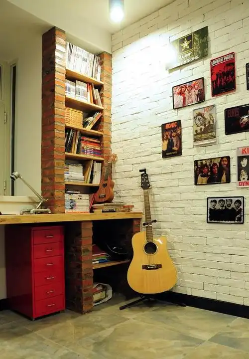 书房砖砌书桌书架装修效果图