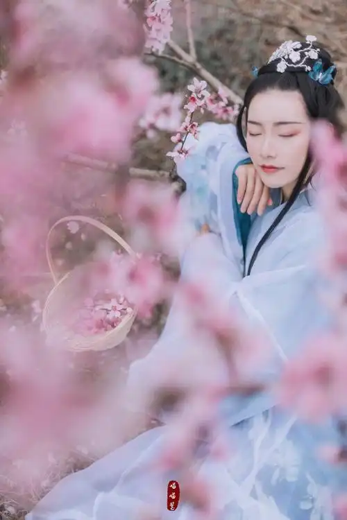 桃花_人像_poco摄影,古风摄影,汉服摄影,动起来