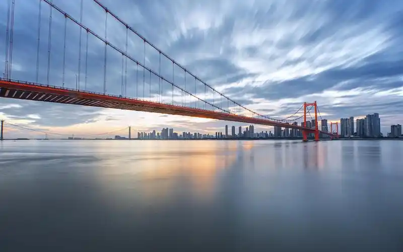 橘红色的武汉鹦鹉洲长江大桥,风景-回车桌面