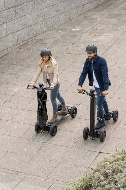 新知达人, d-fly dragonfly 是一款超酷的四轮碳纤维电动滑板车