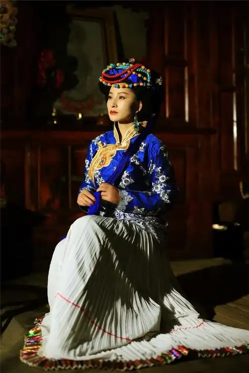 泸沽湖旁摩梭族的女人们