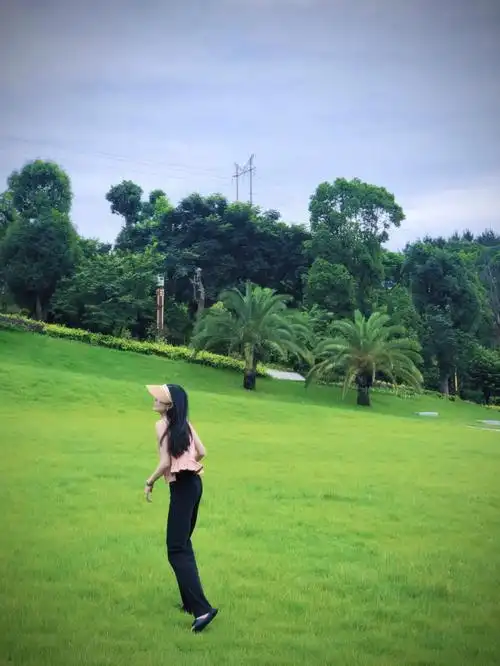 草坪拍照姿势百里挑三