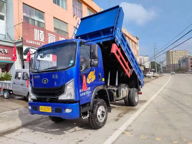 重汽豪曼国六四驱车,军工品牌,黄金配置,前桥2080气动分离 - 抖音