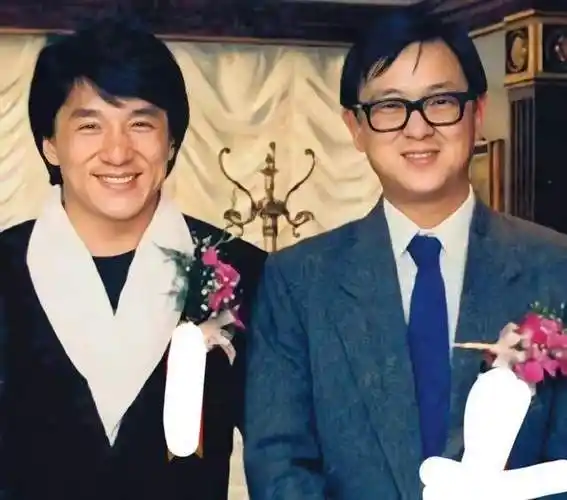 而身在加拿大的两个女儿,也买到了本周内的机票,一定要回台湾省内,送