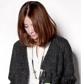 经典大气内扣发型图片 化身迷人女生