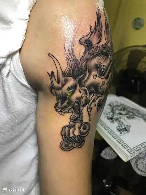 大臂貔貅_纹身图案手稿图片_叶晓君的纹身作品集
