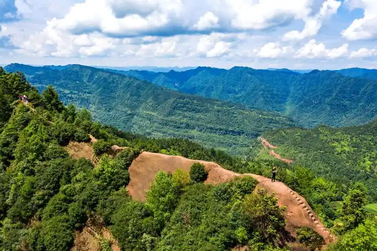 綦江牯牛背,狮子山,古剑山
