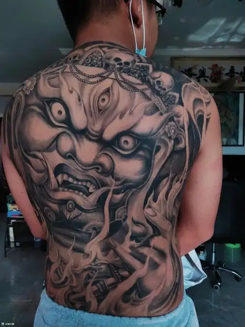 满背大黑天,恢复后效果!_大黑天背部纹身图案大全 - 纹身大咖