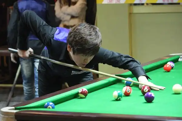 中式8球球员简介崔岩