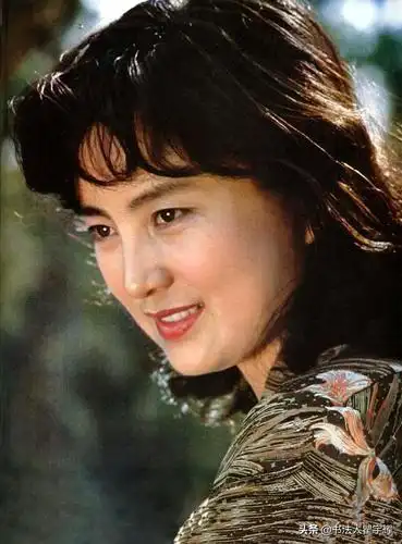 张金玲,12张老照片,40年前的女明星,神态俏丽灵气四溢_国画