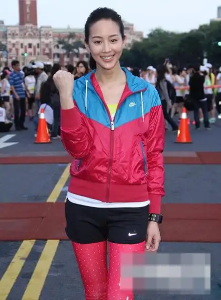 张钧甯张钧甯张钧甯在空闲之余参加各种马拉松比赛,并且邀请自己的