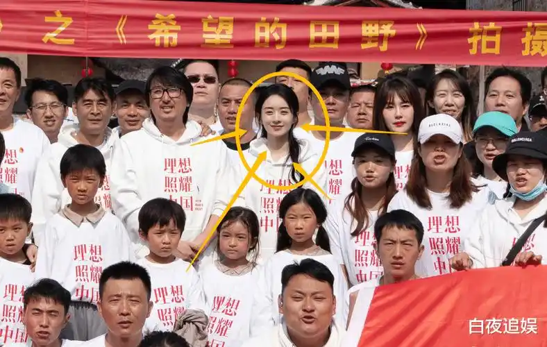 原创赵丽颖发文告别新角色33岁状态成焦点我只留意到照片上的贴纸