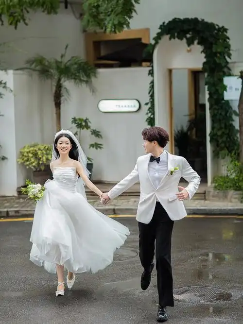 清新治愈系街拍婚纱照一起奔向美好
