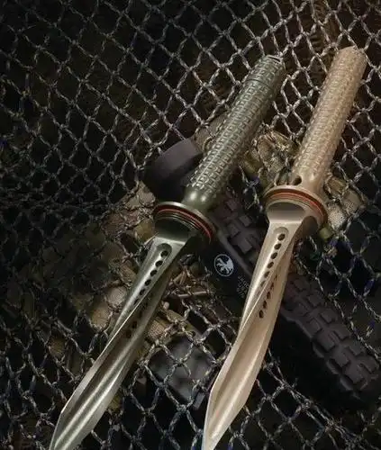 堪称史上最牛军用战术匕首,没有人能挨住它一刀