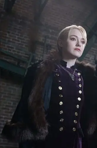 暮光之城电影.这个女的是谁?