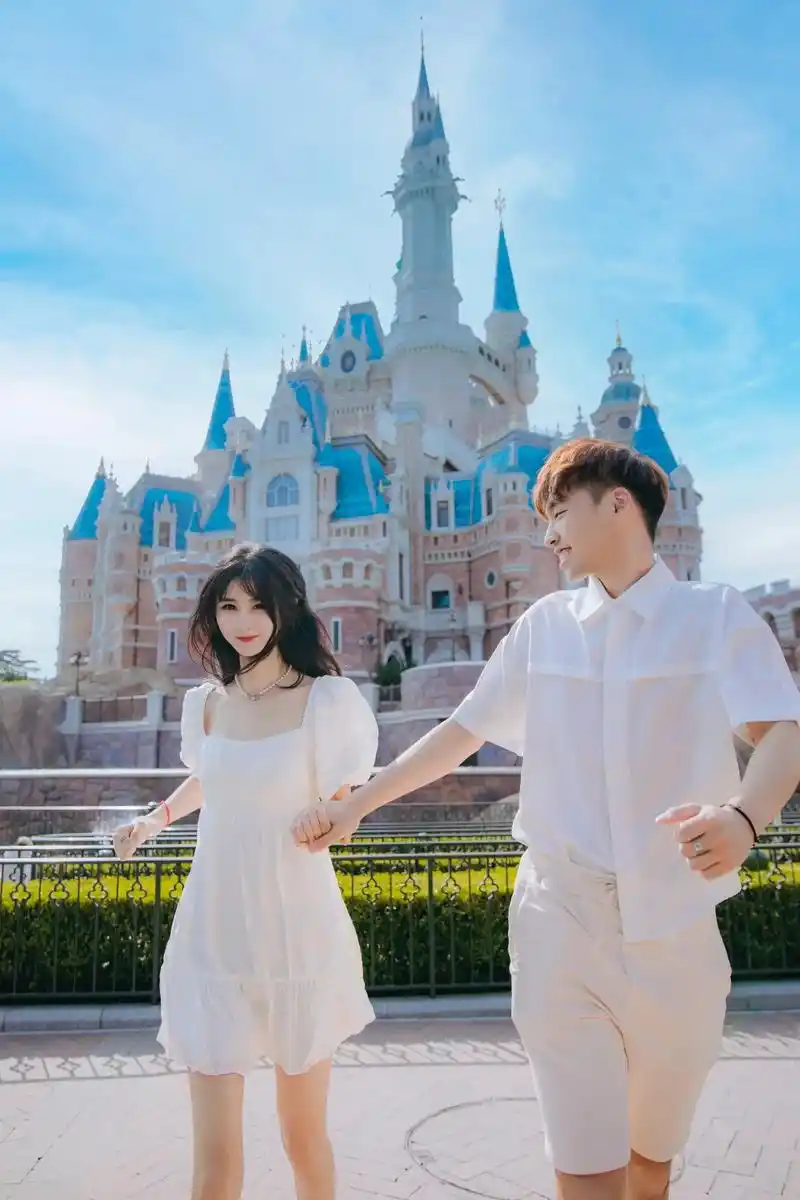 迪士尼情侣跟拍74不要礼貌问价,我明码标价.