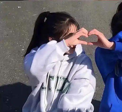 女生闺蜜头像霸气高冷真人三人 霸气头像图片大全 -【爱个性】