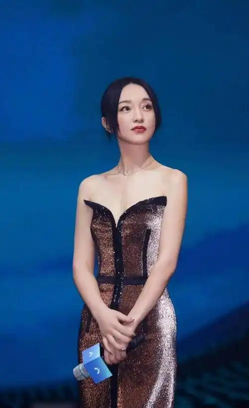 我感觉我以前好像眼瞎,别人都说周迅好看,我愣是没看出来,看完小敏家