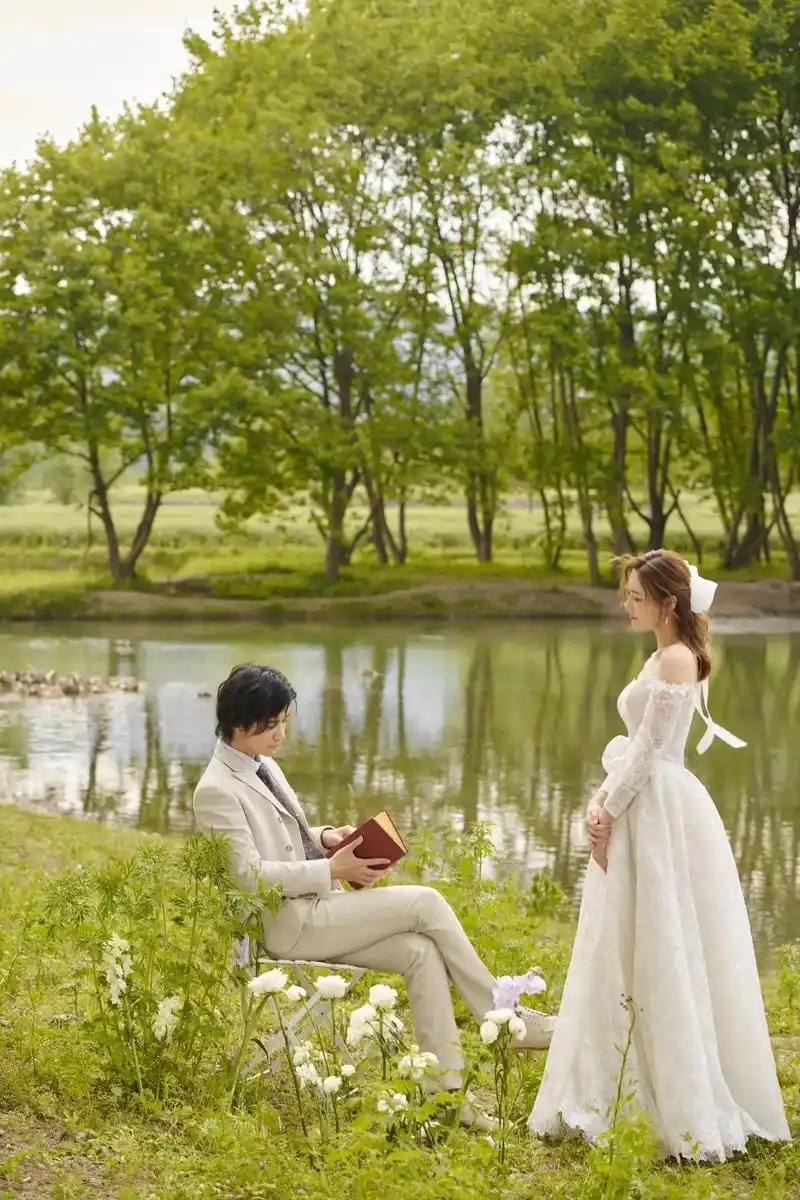 森系婚纱照外景这样真的绝绝子.#婚纱照风格推荐 #外景拍摄  - 抖音