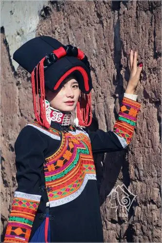 凉山彝族美女套装服装民族新娘美姑民族服装