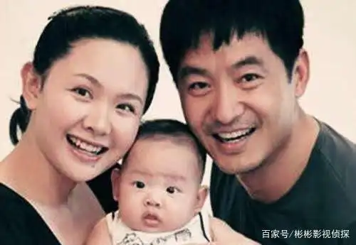 他曾因34元辍学,后两考北电,娶"上戏才女",今一家三口超幸福