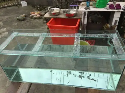 请教一个鱼缸包边 拉筋问题!