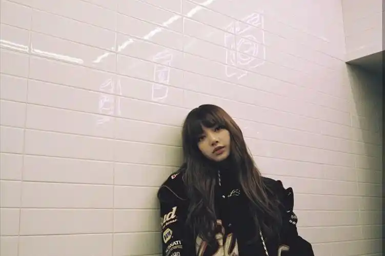 blackpink lisa - 堆糖,美图壁纸兴趣社区