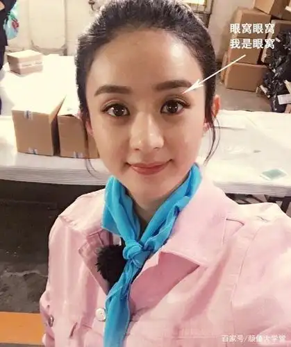 眼窝凹陷的原因是什么?显疲惫老态怎么办?