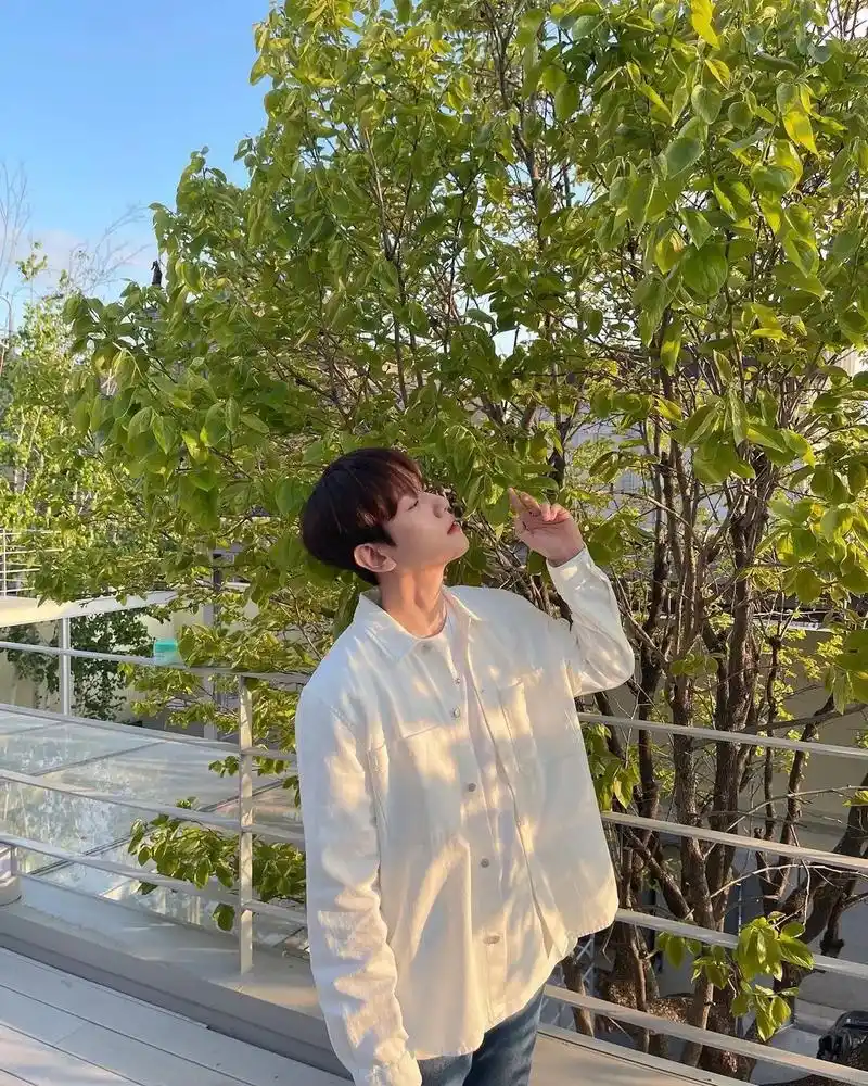 边伯贤 #baekhyun 最新ins照片#神仙爱豆 #白 - 抖音