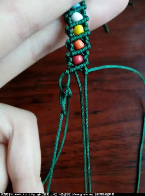 "何师的玉珠铺子"的三彩福禄寿手链编法
