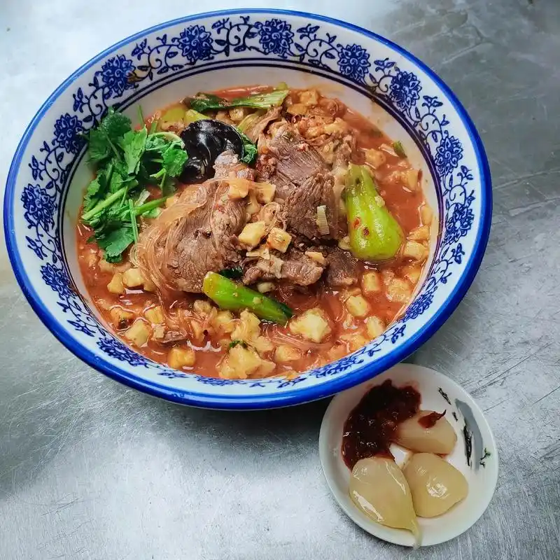 嘴跟前羊肉泡馍一年四季不打烊.陕西的泡馍有很多种! 嘴跟前做 - 抖音