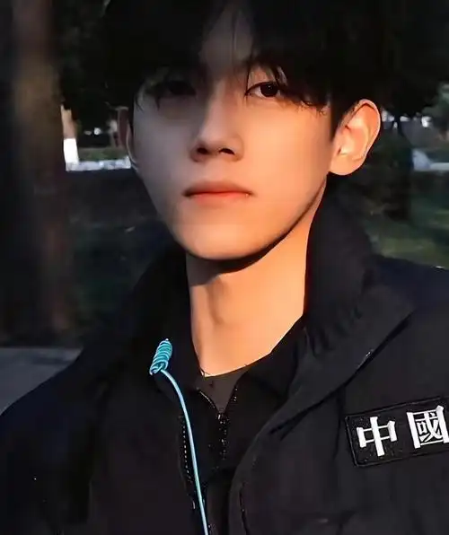 西安交大高颜值男生走红19岁获得清华直博offer网友气人