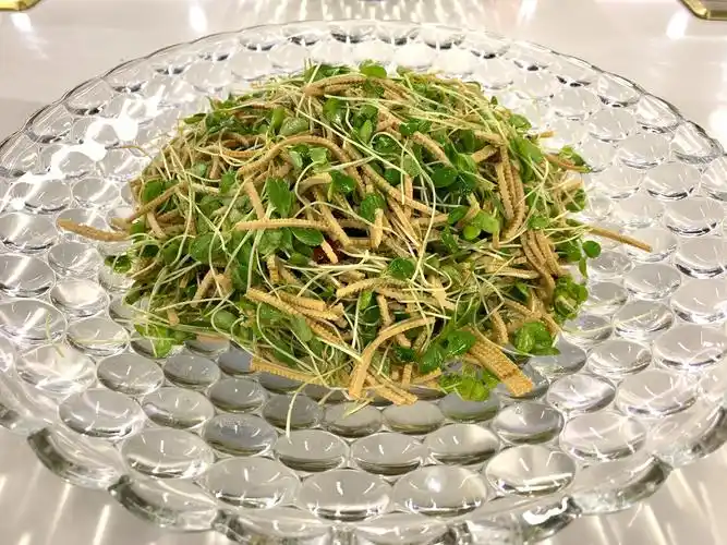 香椿苗拌豆腐丝